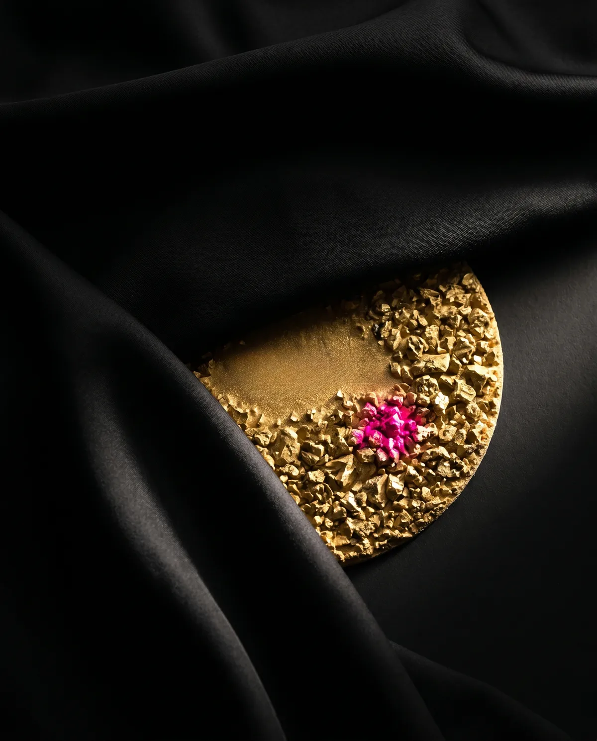 Mirka disc on a silk-smooth surface — the result of the full wet-sand sequence